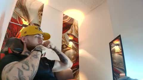 Snapshot of luke_davis01 chatting on 26, 3, 2026 LUKE online show from 26, 3, 2026