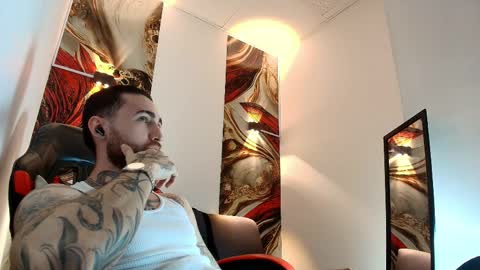 Snapshot of luke_davis01 chatting on 31, 3, 2026 LUKE online show from 31, 3, 2026