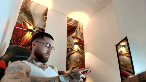 Snapshot of luke_davis01 chatting on 6, 4, 2026 LUKE online show from 6, 4, 2026