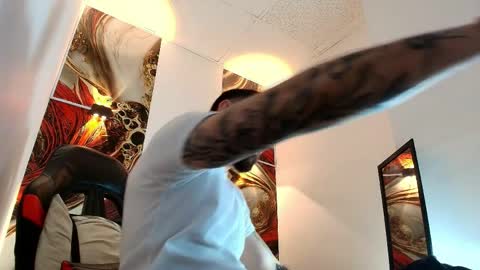 Snapshot of luke_davis01 chatting on 9, 4, 2026 LUKE online show from 9, 4, 2026