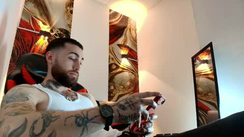 Snapshot of luke_davis01 chatting on 10, 4, 2026 LUKE online show from 10, 4, 2026