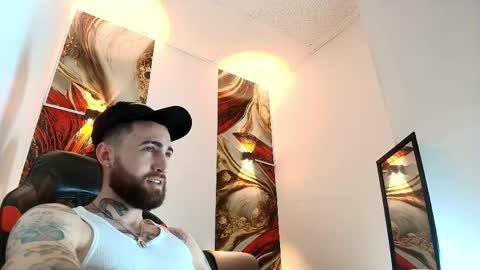 Snapshot of luke_davis01 chatting on 24, 4, 2026 LUKE online show from 24, 4, 2026