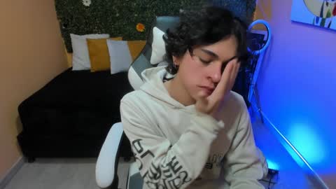 Snapshot of luke_howland chatting on 20, 12, 2024 Luke online show from 20, 12, 2024