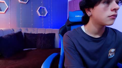 Snapshot of luke_howland chatting on 12, 1, 2025 Luke online show from 12, 1, 2025