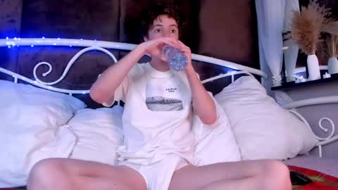 Snapshot of luke_sweet chatting on 24, 3, 2026 Luke online show from 24, 3, 2026