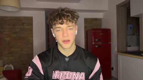 Snapshot of lukedesirable chatting on 6, 3, 2026 lukedesirable online show from 6, 3, 2026