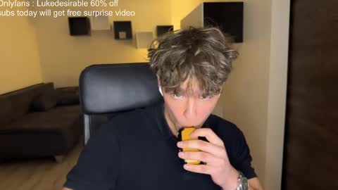 Snapshot of lukedesirable chatting on 9, 4, 2026 lukedesirable online show from 9, 4, 2026