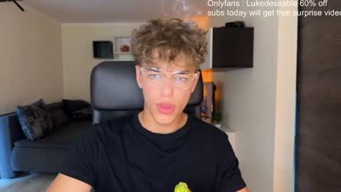 Snapshot of lukedesirable chatting on 4, 7, 2026 lukedesirable online show from 4, 7, 2026