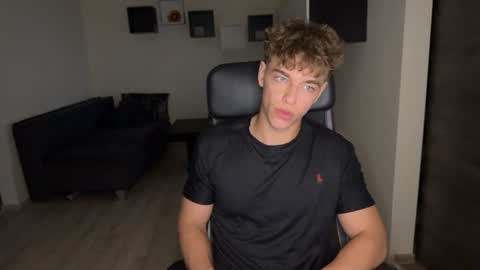Snapshot of lukedesirable chatting on 30, 7, 2026 lukedesirable online show from 30, 7, 2026