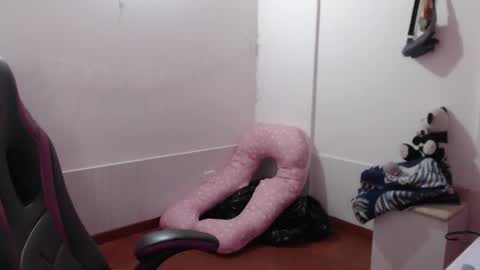 Vicky online show from 27, 2, 2025