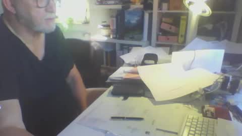 Snapshot of luley58 chatting on 21, 4, 2026 luley58 online show from 21, 4, 2026