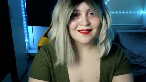 Snapshot of lulovia chatting on 7, 4, 2026 lulovia online show from 7, 4, 2026