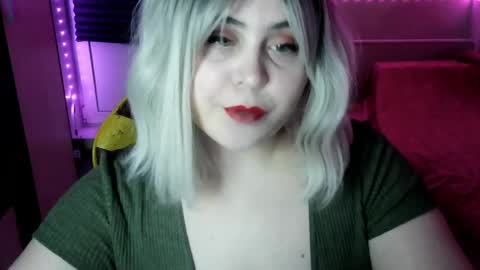 Snapshot of lulovia chatting on 10, 4, 2026 lulovia online show from 10, 4, 2026