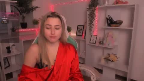 Snapshot of lulu___moon chatting on 24, 11, 2025 Lily online show from 24, 11, 2025