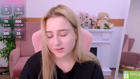 Snapshot of lulu___moon chatting on 4, 3, 2026 Lily online show from 4, 3, 2026