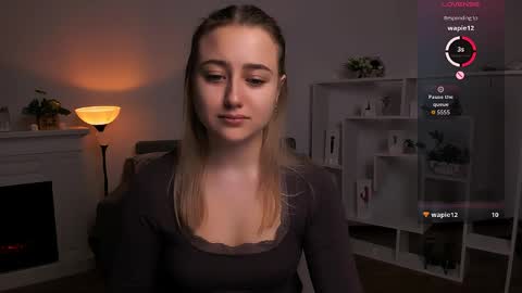 Snapshot of lulu___moon chatting on 31, 3, 2026 Lily online show from 31, 3, 2026