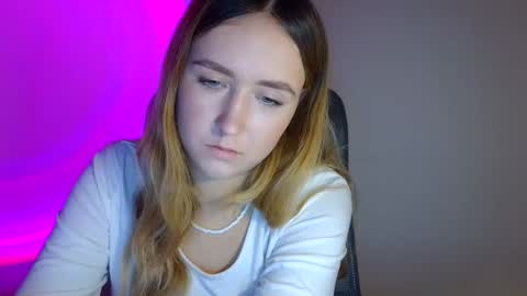 Snapshot of lulu_baby1 chatting on 21, 11, 2025 Lulu Baby18 online show from 21, 11, 2025