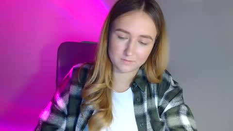 Snapshot of lulu_baby1 chatting on 23, 11, 2025 Lulu Baby18 online show from 23, 11, 2025