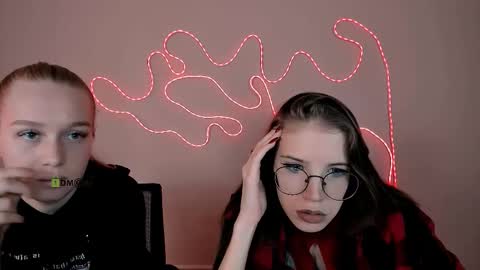 lulu_fly_ online show from 21, 10, 2025