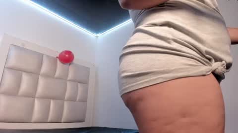 Snapshot of lulu_js_ chatting on 17, 7, 2026 elizabeth online show from 17, 7, 2026