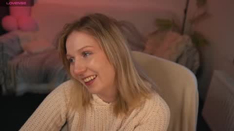 Snapshot of lulu_lovett chatting on 14, 2, 2025 lulu_lovett online show from 14, 2, 2025