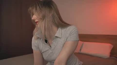 Snapshot of lulu_lovett chatting on 11, 3, 2025 lulu_lovett online show from 11, 3, 2025