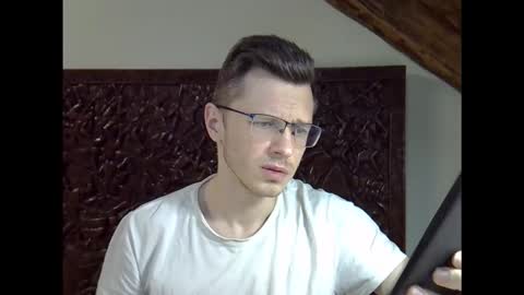 Andrew independent model 2000-0000 CET daily online show from 9, 2, 2026