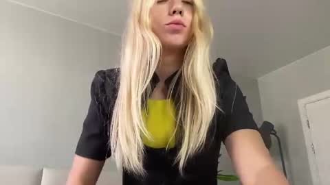 Snapshot of lumineess chatting on 5, 7, 2026 Catherine online show from 5, 7, 2026