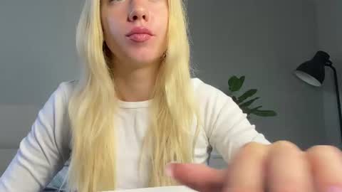 Snapshot of lumineess chatting on 16, 7, 2026 Catherine online show from 16, 7, 2026