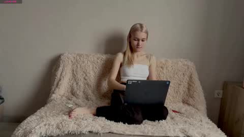 Snapshot of lumpyamsonia chatting on 27, 11, 2025 lumpyamsonia online show from 27, 11, 2025