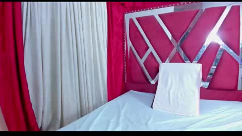 Luna  online show from 4, 10, 2025