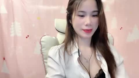 Snapshot of luna4739 chatting on 27, 4, 2026 Luna online show from 27, 4, 2026