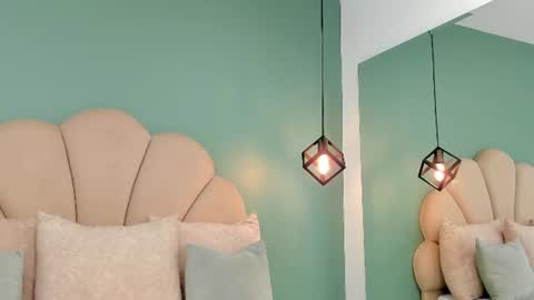 Luna online show from 4, 7, 2026