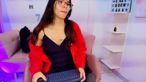 Luna And Titan  online show from 7, 2, 2026