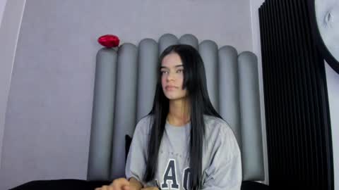 Snapshot of luna_bella_23 chatting on 16, 4, 2026 luna_bella_23 online show from 16, 4, 2026