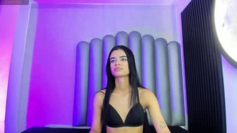 Snapshot of luna_bella_23 chatting on 27, 5, 2026 luna_bella_23 online show from 27, 5, 2026