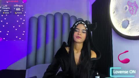 luna_bella_23 online show from 13, 6, 2026