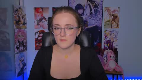 luna_berryy online show from 17, 1, 2025