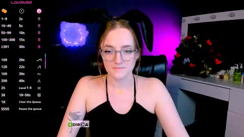 luna_berryy online show from 21, 2, 2025