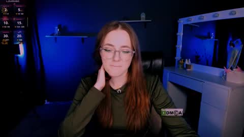 luna_berryy online show from 10, 3, 2025