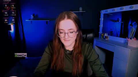 luna_berryy online show from 11, 3, 2025