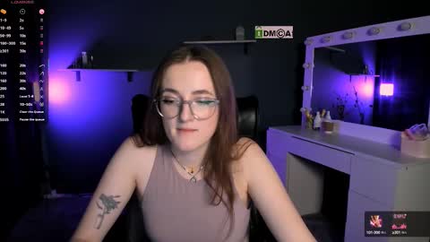 luna_berryy online show from 12, 3, 2025