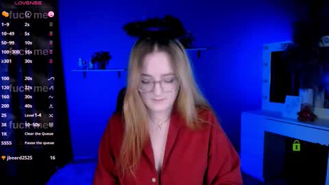 luna_berryy online show from 2, 10, 2025