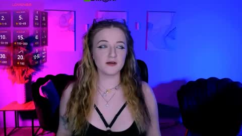 luna_berryy online show from 7, 4, 2026