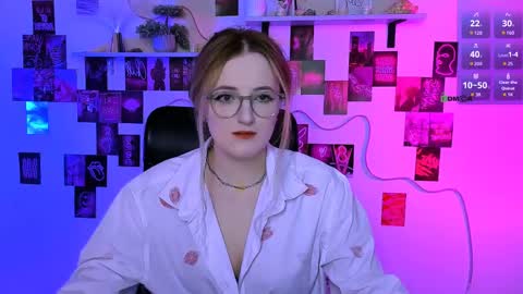 luna_berryy online show from 3, 6, 2026
