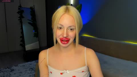 luna_beverly online show from 23, 3, 2026