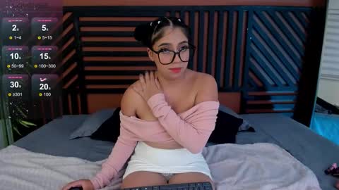 luna_cute14 online show from 9, 2, 2026