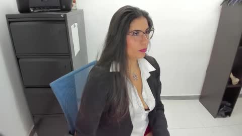 Snapshot of luna_dumont chatting on 4, 5, 2026 luna online show from 4, 5, 2026