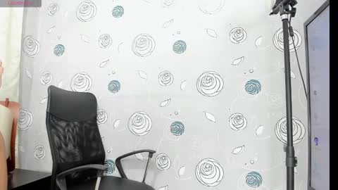 Snapshot of luna_evaa chatting on 24, 10, 2025 Luna Eva online show from 24, 10, 2025