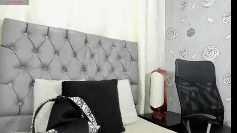 Snapshot of luna_evaa chatting on 25, 10, 2025 Luna Eva online show from 25, 10, 2025